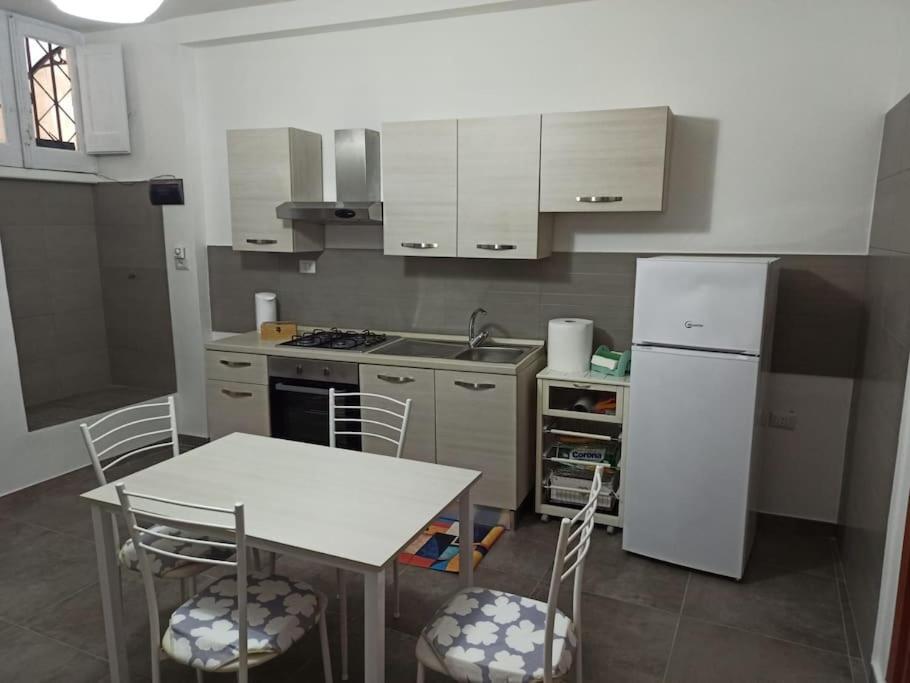 Intero Alloggio - Centro Storico - La Tana Di Aldo- 150 M Da Pepe In Grani Caiazzo Extérieur photo