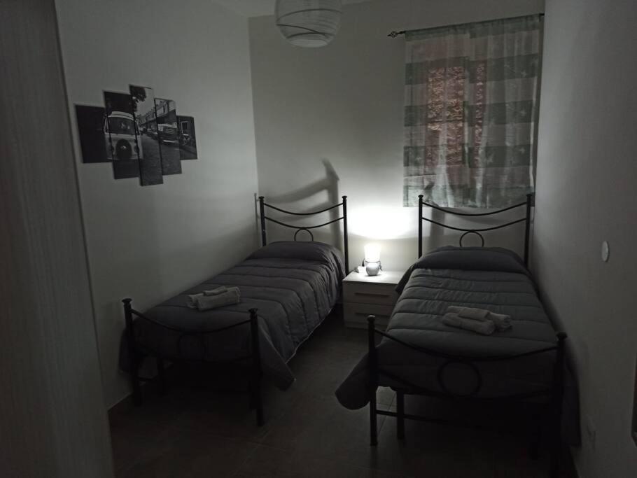 Intero Alloggio - Centro Storico - La Tana Di Aldo- 150 M Da Pepe In Grani Caiazzo Extérieur photo